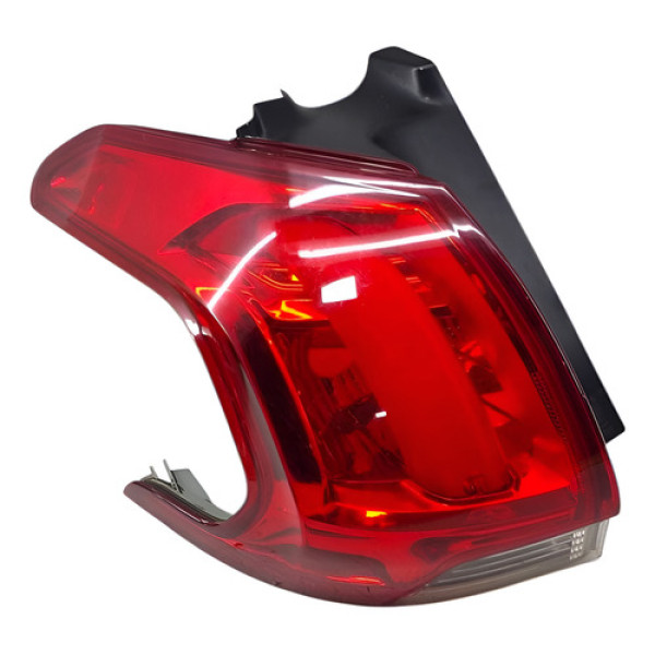 Lanterna Traseira Peugeot 2008 Le 2015 2019 Detalhe Direito/passageiro Verde-escuro