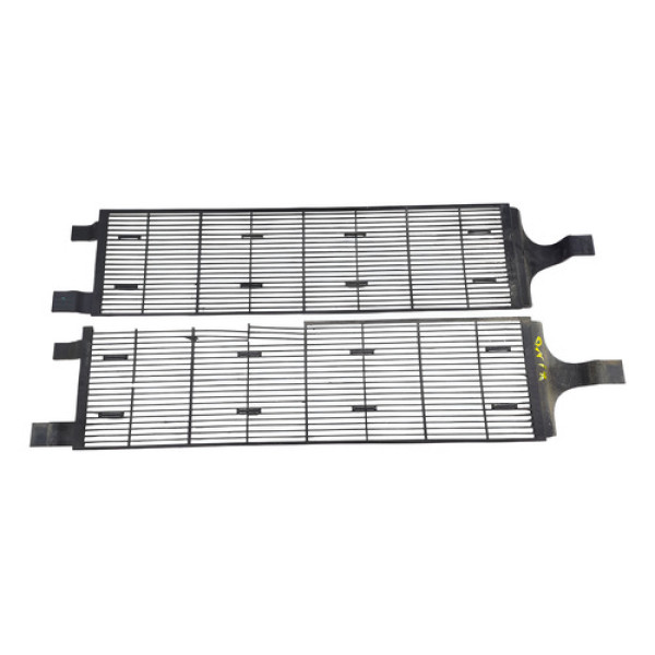 Par Grades Do Condensador Onix 2020 2024 Detalhe